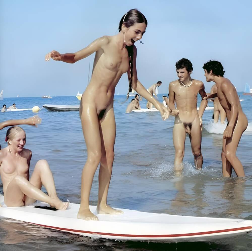 Retro naturism beautiful photos - This movement helps people understand that the naked body is not an object for judgment or condemnation