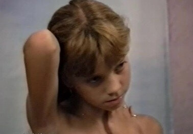 Naturistin: Julia Akt Dessous - Spectators are permitted to be naked