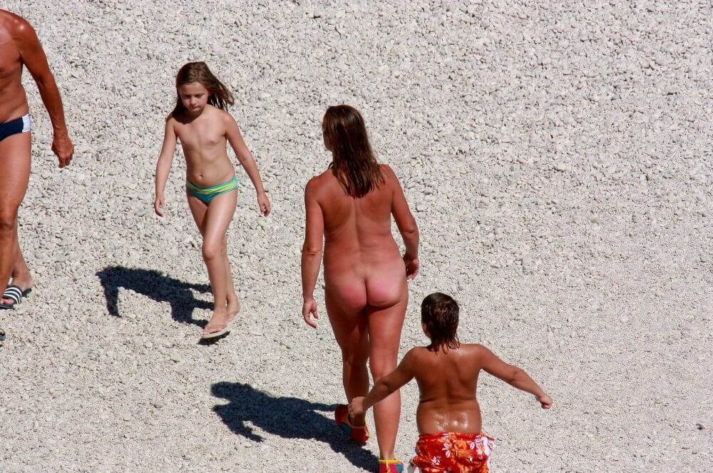Naturism photo gallery # 8 - Naturism teaches respect for nature