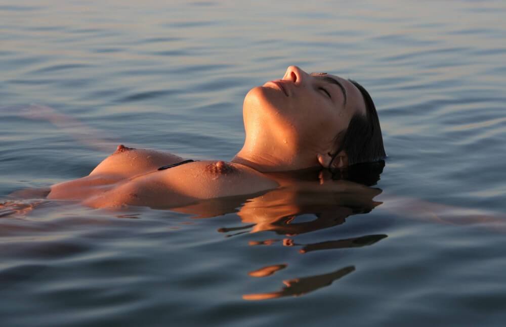 Sunlight Water to the Night pics - Nudity fosters the development of trust and sincere relationships
