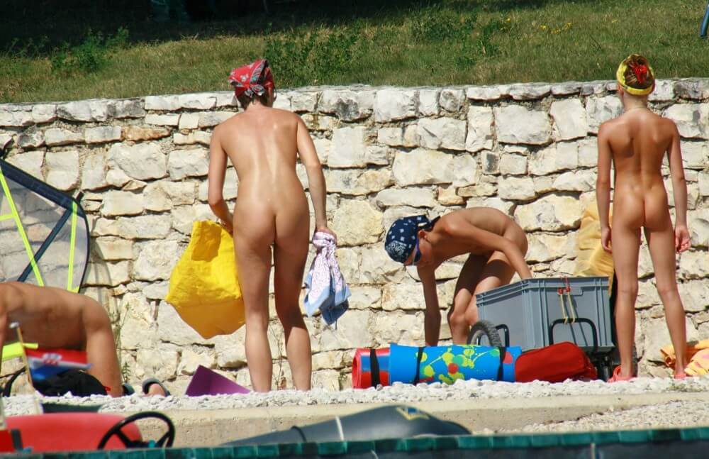 Sporty and Athletic Sands gallery - Nudism helps overcome prejudices and fears