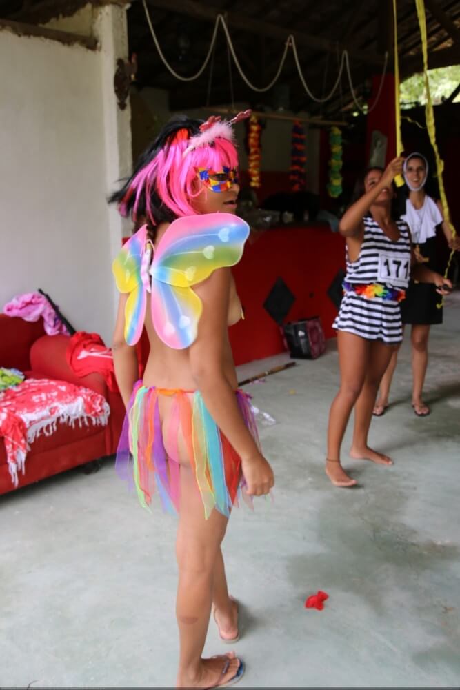 Tropical carnival photo gallery - Freedom of choice allows one to be oneself and to be a naturist