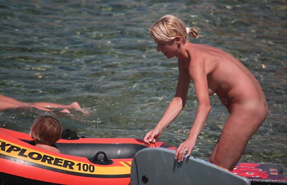 Red Boating for Two Nudists pics - Freedom of choice is important for anyone who wishes to become a naturist