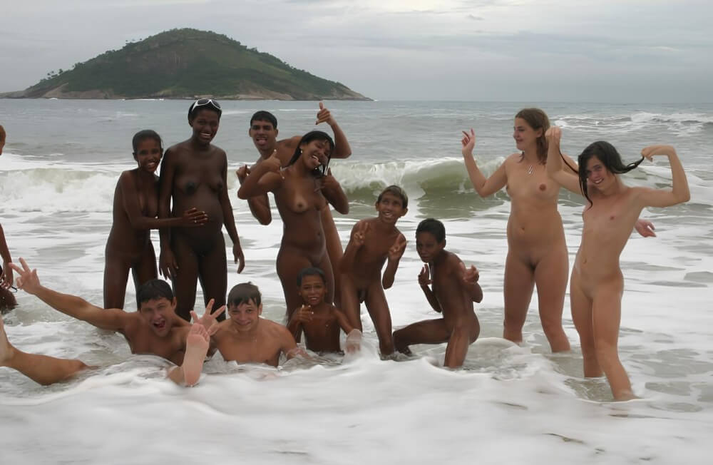 Photo nudism in Brazil - A person without clothes is closer to nature