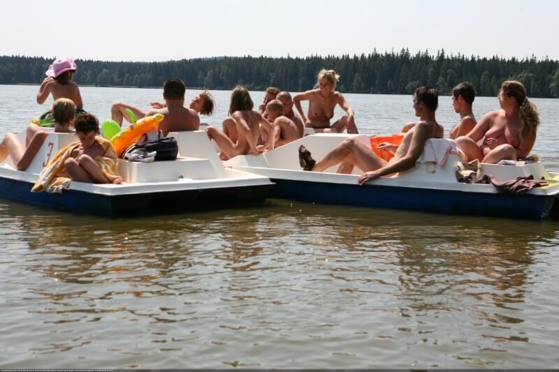 Naturis by LAKE FOREST FRIENDS - Nudity fosters trust and mutual understanding among people