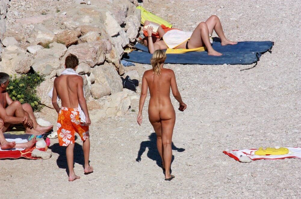 European Beach Entrance pics - Freedom and naturalness are important to naturists