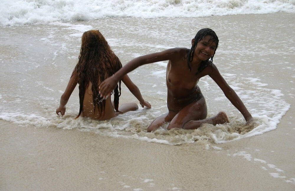 Brazilian Sand Playground pics - Nudism helps to overcome shyness and insecurities