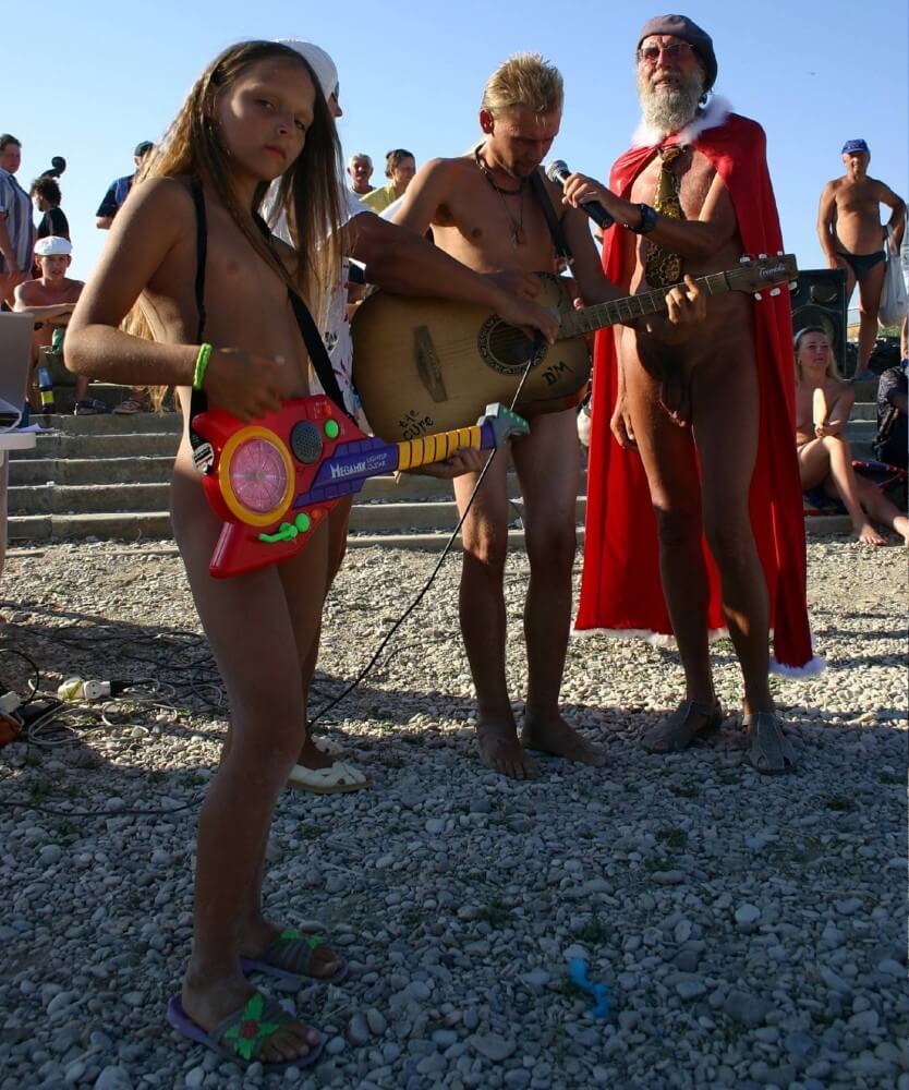 Naturist Beach Contests photos - Naturism helps overcome fears and insecurities