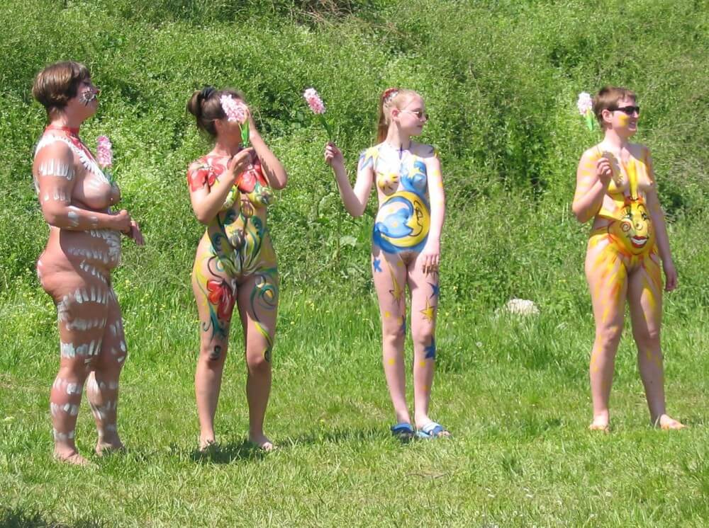 Family String-Apple Game Pics - Nudity is a part of life without shame or fear
