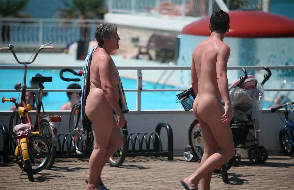 Sun-Soaked Sidewalk pics - Nudism helps overcome prejudices and fears
