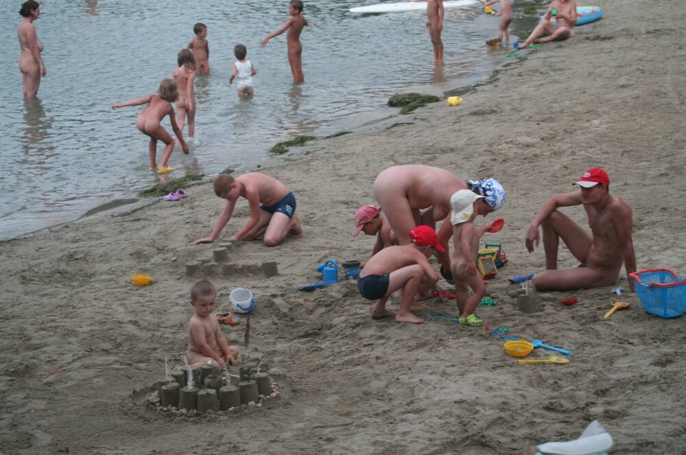 Nude Mom Nurture Series photos - Nudism is an expression of freedom and individuality