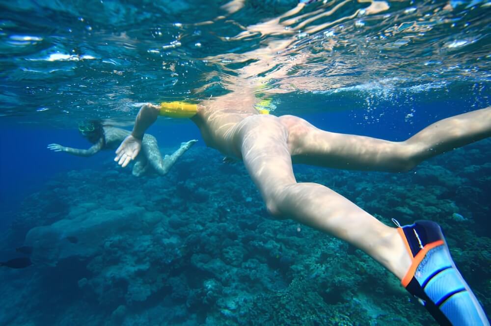 Nudism on the Red Sea photo gallery - Nudism improves health and boosts self-esteem