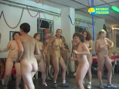 Naturist Freedom: Discotheque in a Cellar - Love for oneself and nature as the foundation of the naturist lifestyle