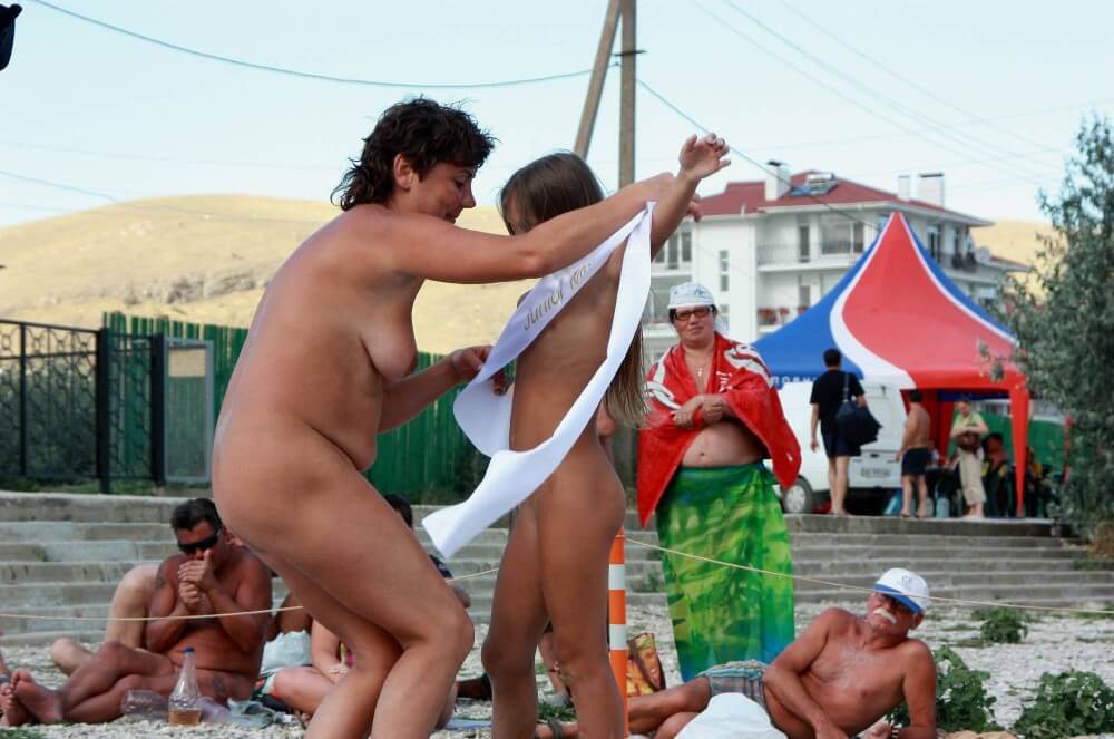 Presenting Mini Awards photos - Naturism is a path to self-understanding and self-acceptance