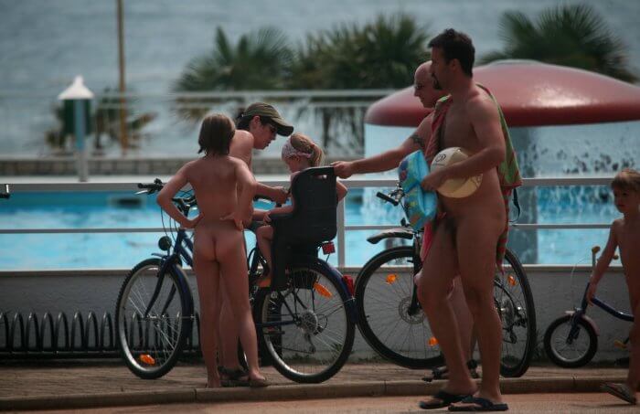 Freedom on two wheels: how cycling and hiking enrich the lives of nudists - The foundations of naturist philosophy