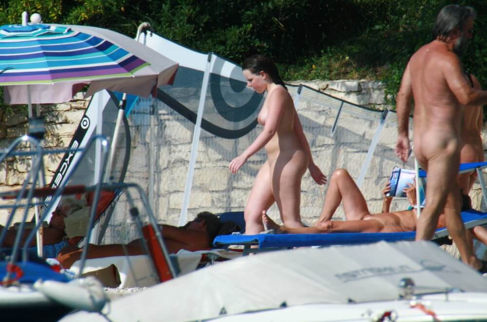 Girl Daytime Bath - Types of recreation in nudist destinations