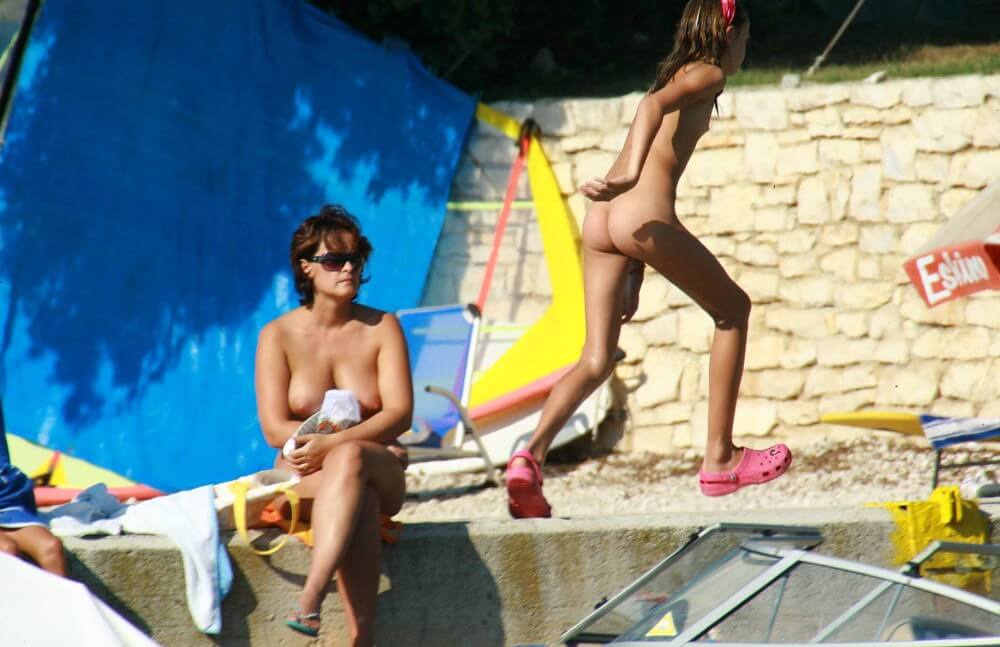 Bright Day Sun Tanning pics - Unlimited freedom is the guiding principle of nudism and naturism