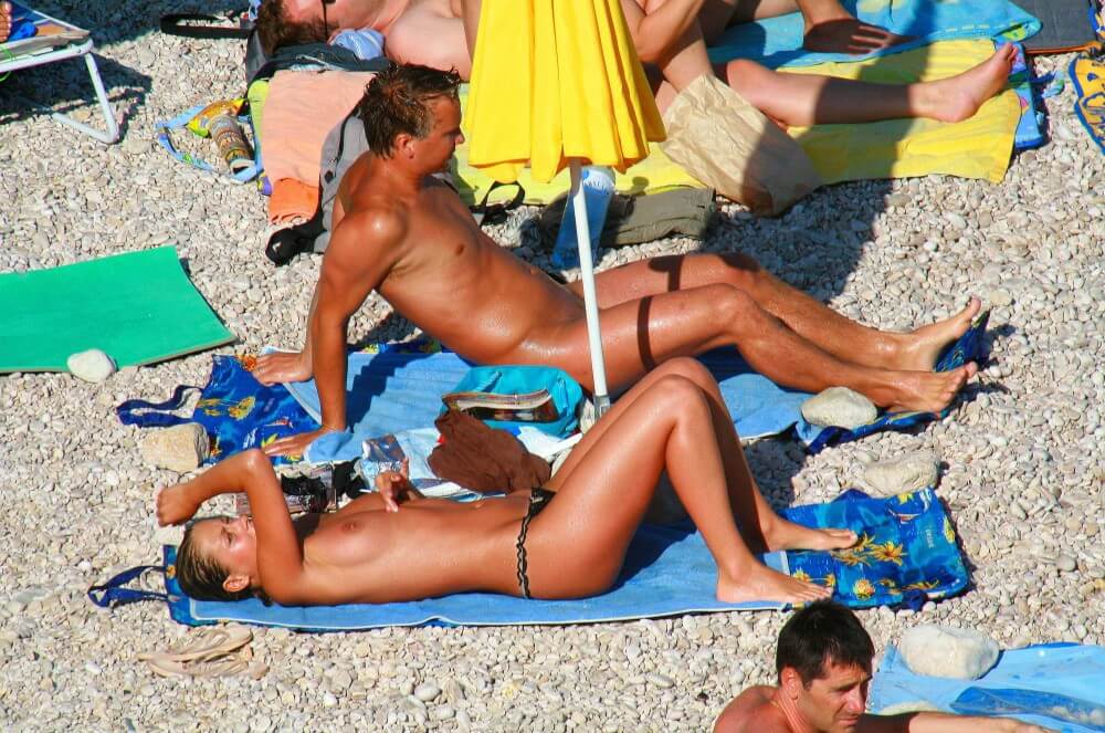 Ula FKK Bikini Couples Day pics - Naturists believe in themselves and their potential