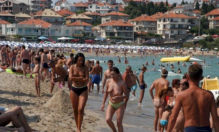 Enature - resort in solar Bulgaria - Openness to the world and new ideas is an important quality of naturists