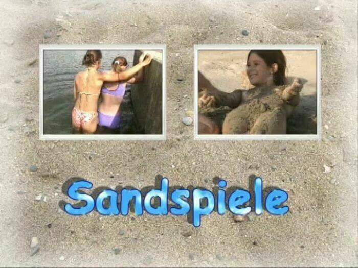 Naturistin: Sandspiele - Naturalness and freedom go hand in hand with naturism