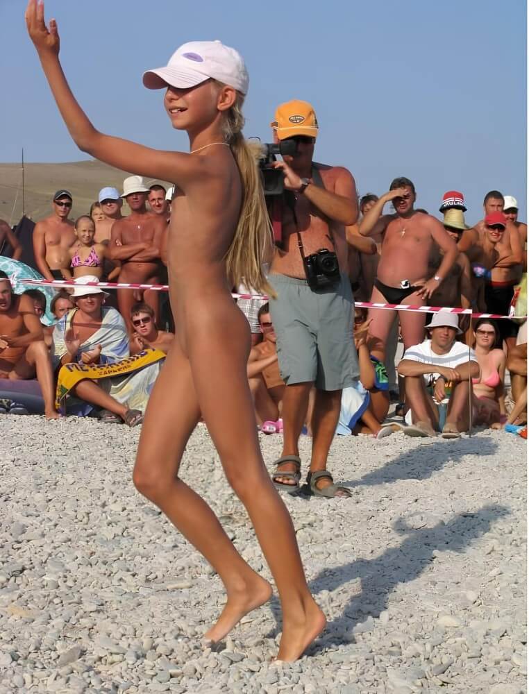 Holiday of the Neptune photos - A person without clothes is closer to the wild