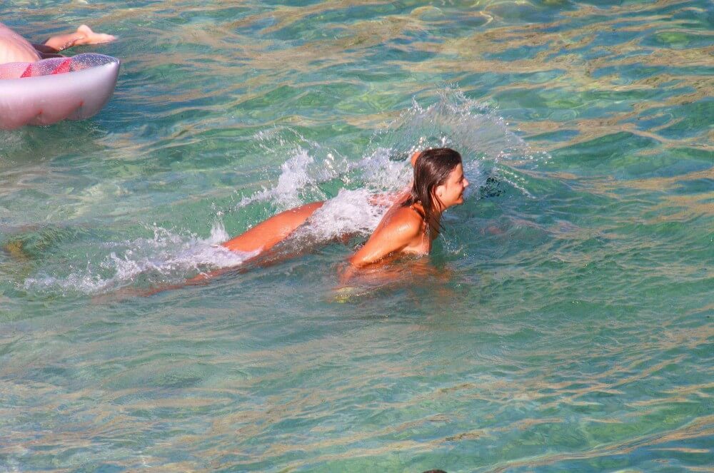 Ula FKK Teen Shore Run pics - Many see bodily freedom as an important value