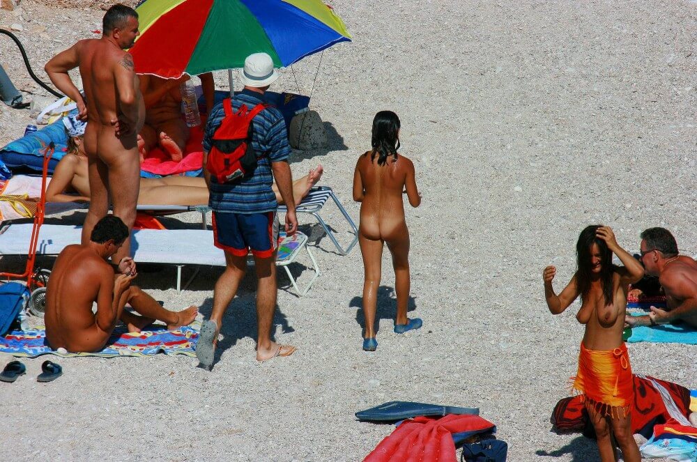 Uka FKK Beach Parenting Nudist beach pics - Joy and pleasure are part of the nudist experience