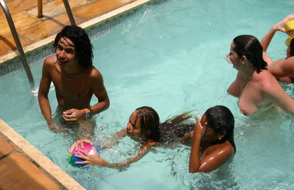 Brazilian Near Pool Profile pics - The naked body as a reflection of inner beauty