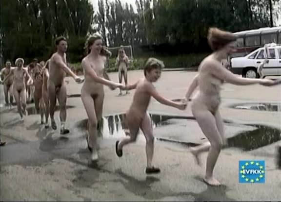 Helios Natura: Tutti-Frutti Nudie - Eurovid FKK - Watching naked nudists
